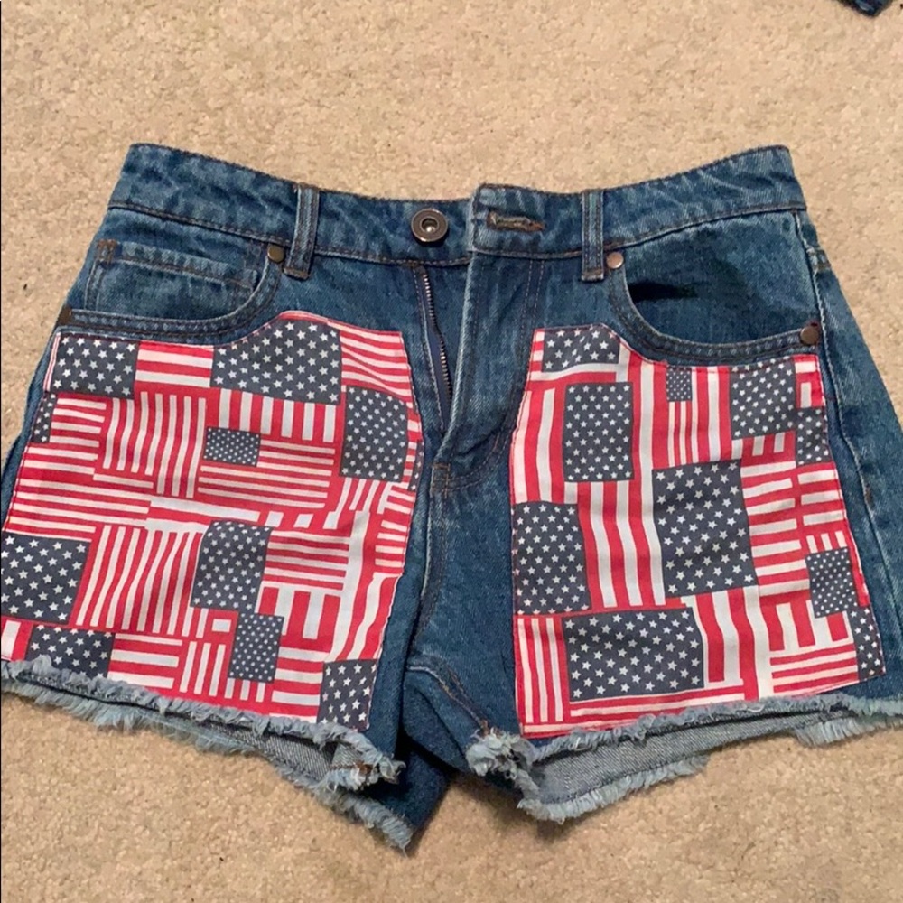 Flag shorts
